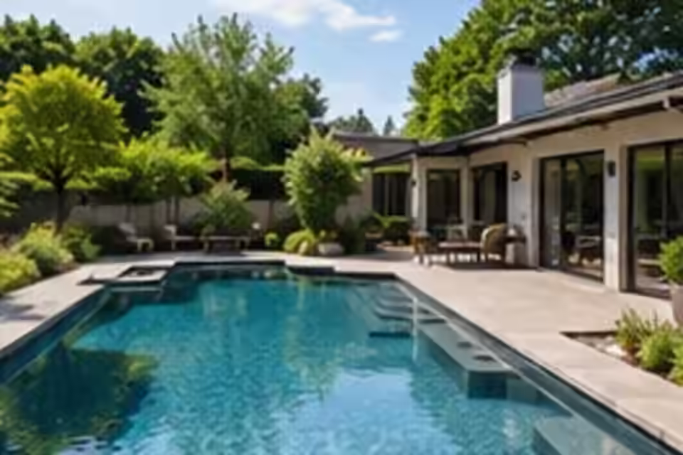 How to Choose Outdoor Furniture at the End of Summer Without Buying the Wrong Set