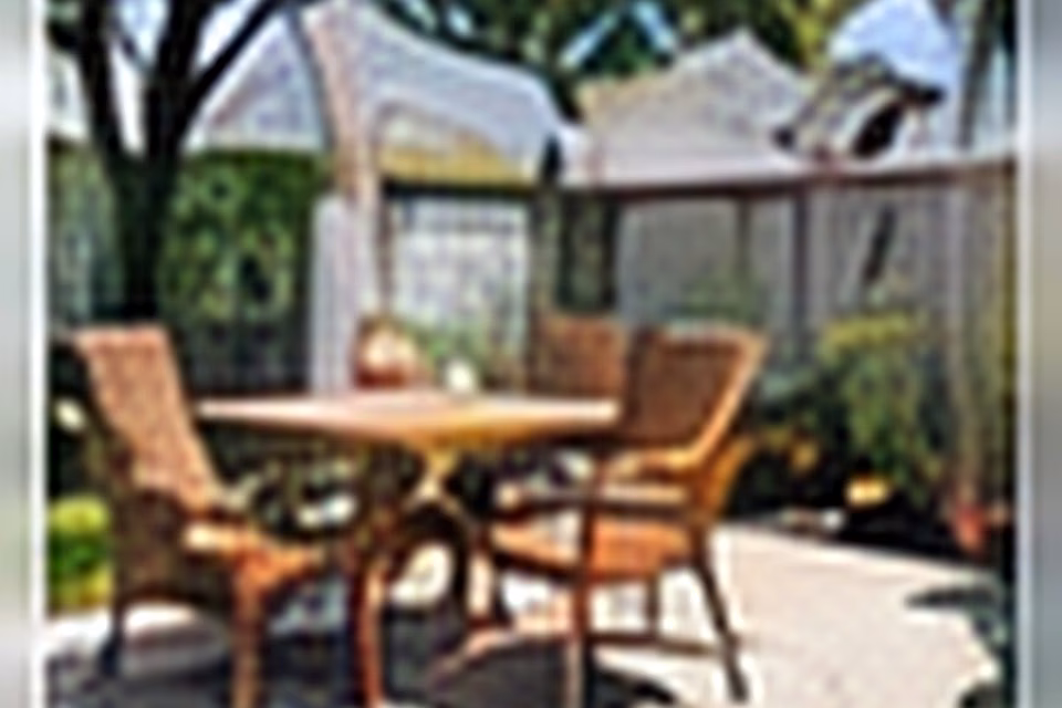 Small Backyard Patio Makeover: Turn a Plain Corner Into an Outdoor Living Retreat